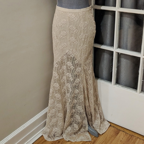 Ecote Crochet Mermaid Maxi Skirt - Urban Outfitters - Picture 3 of 11